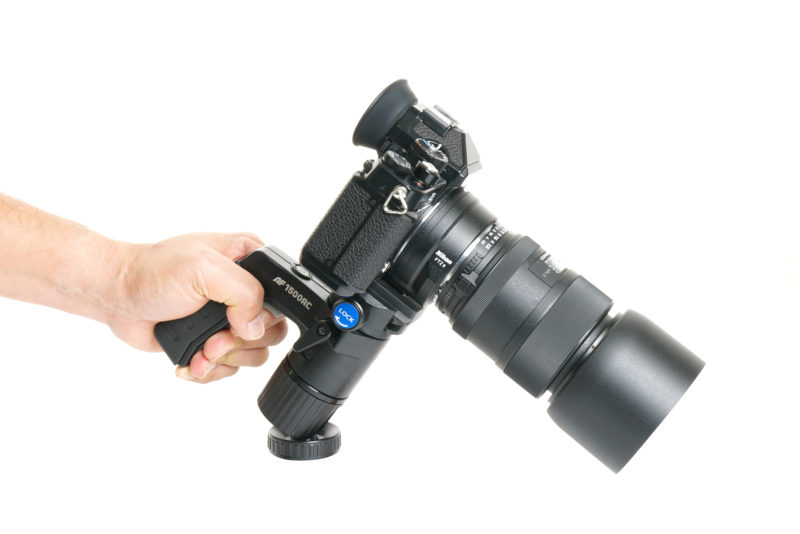 Move freely with one grip, intuitive operation possible